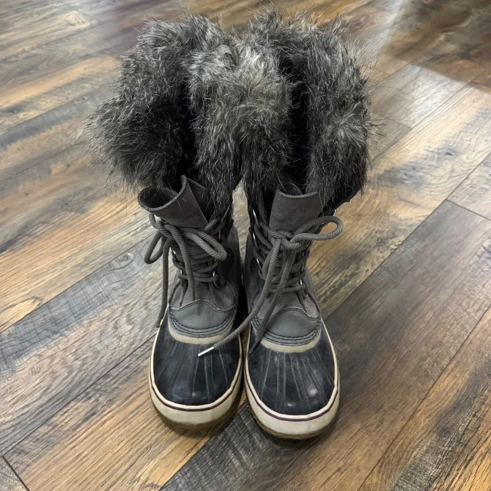 Sorel Joan of Arctic Faux Fur Waterproof Winter Snow Boots Gray Women's 9.5